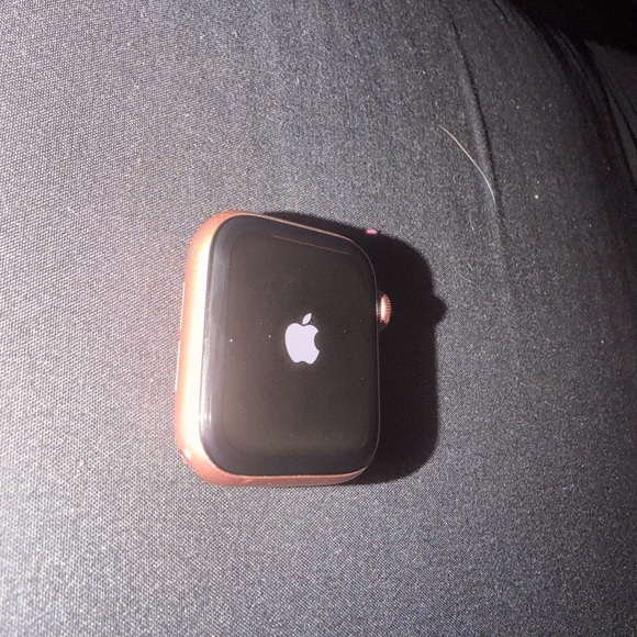 APPLE WATCH SE 40mm Rose Gold - Picture 6 of 11